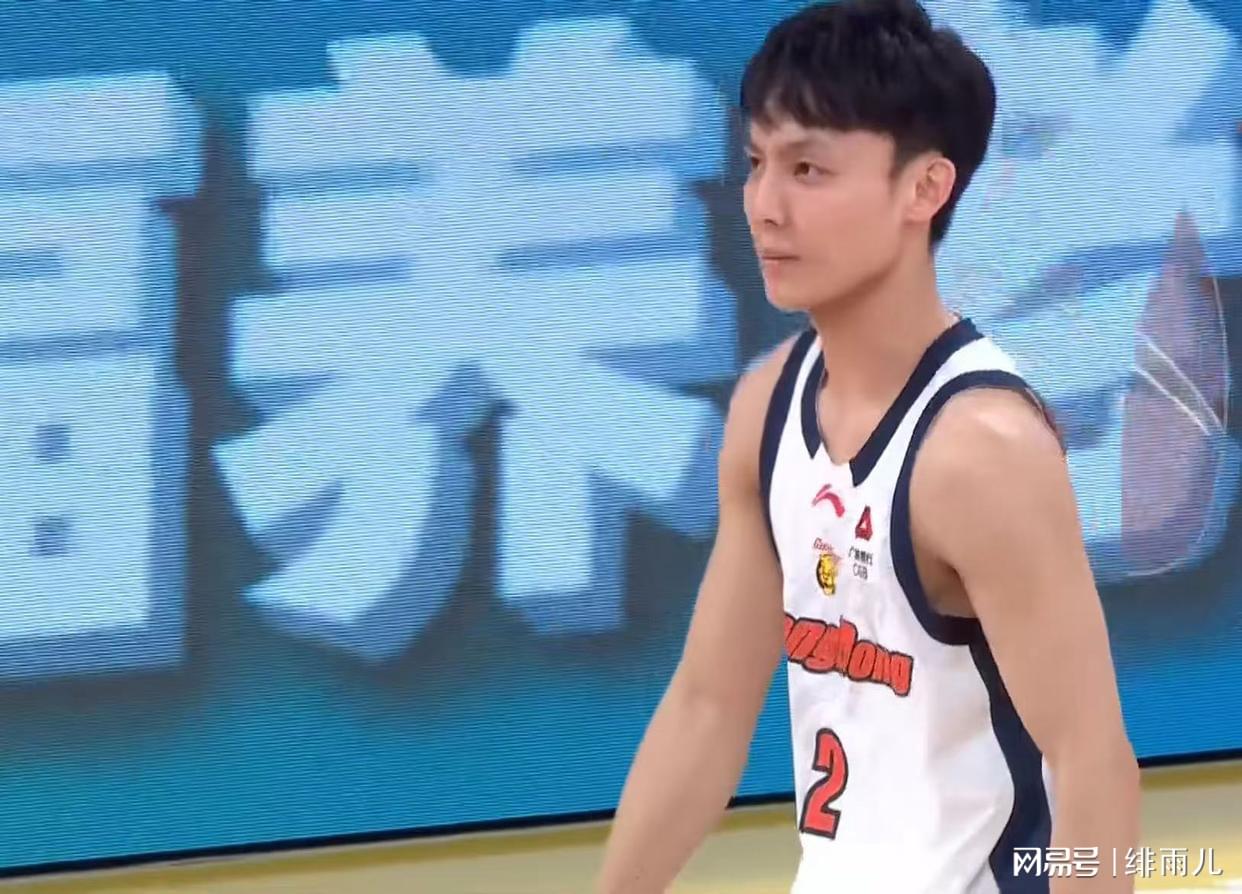 不打了!广东最强中锋获NBA多队试训邀请,或成下一个中国NBA球员