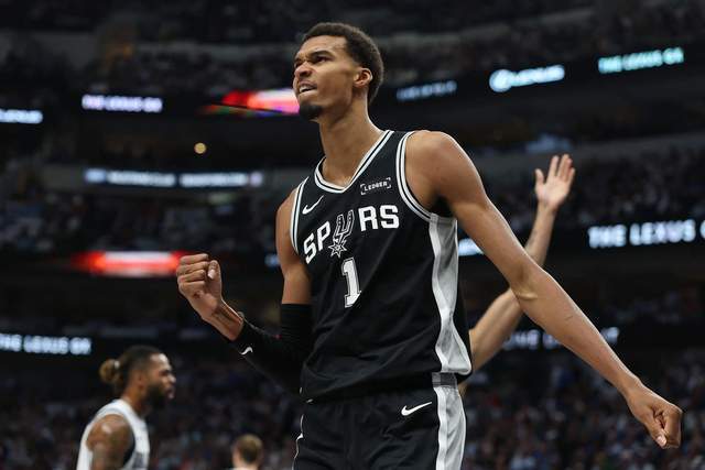 文班亚马三连盖帽王，NBA禁区禁飞区！